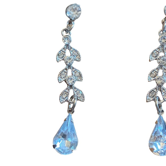 Rhinestone Drop Vintage Style Earrings - Picture 2 of 4